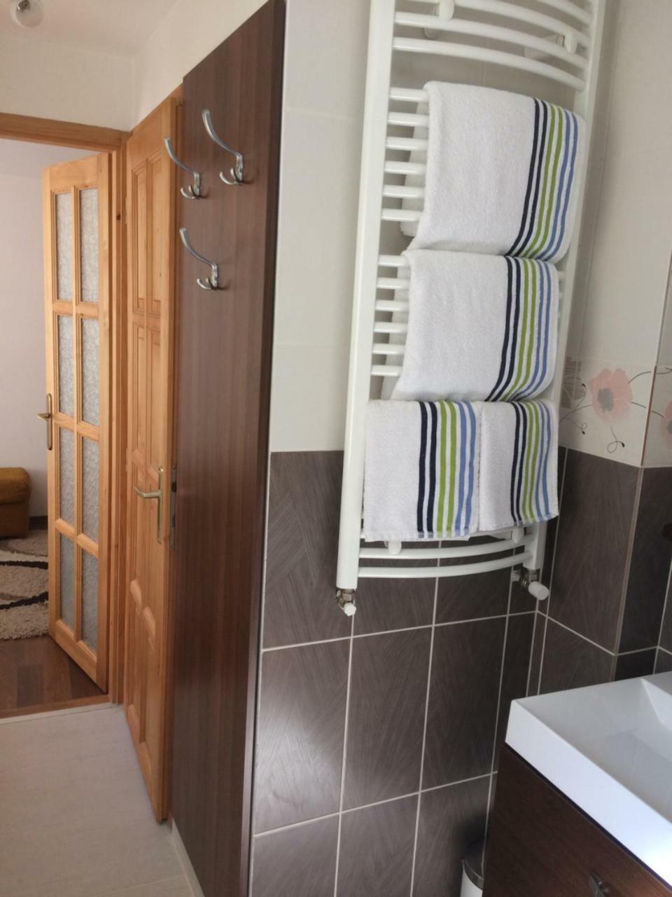 Liliom Vendeghaz Apartment Visegrád Exterior photo